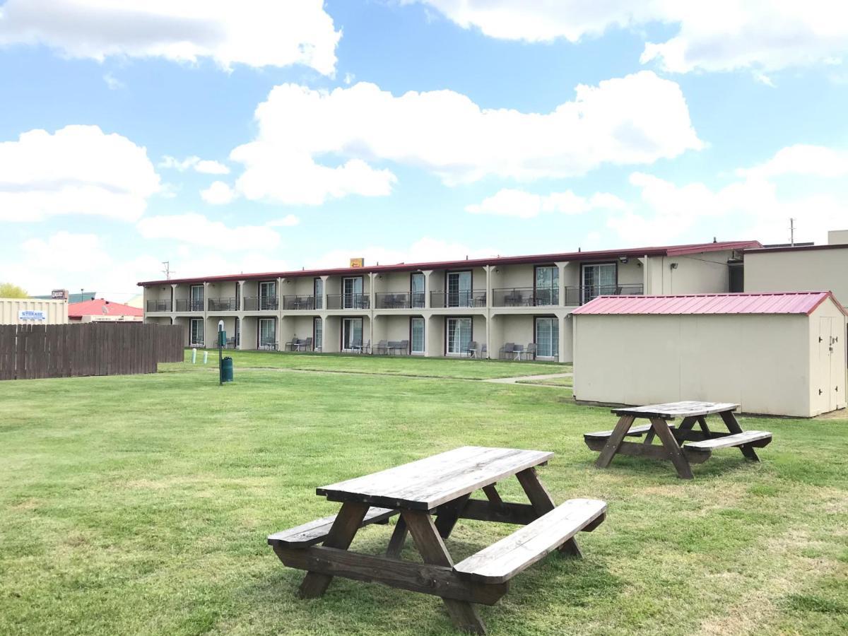 Days Inn By Wyndham Joplin Εξωτερικό φωτογραφία