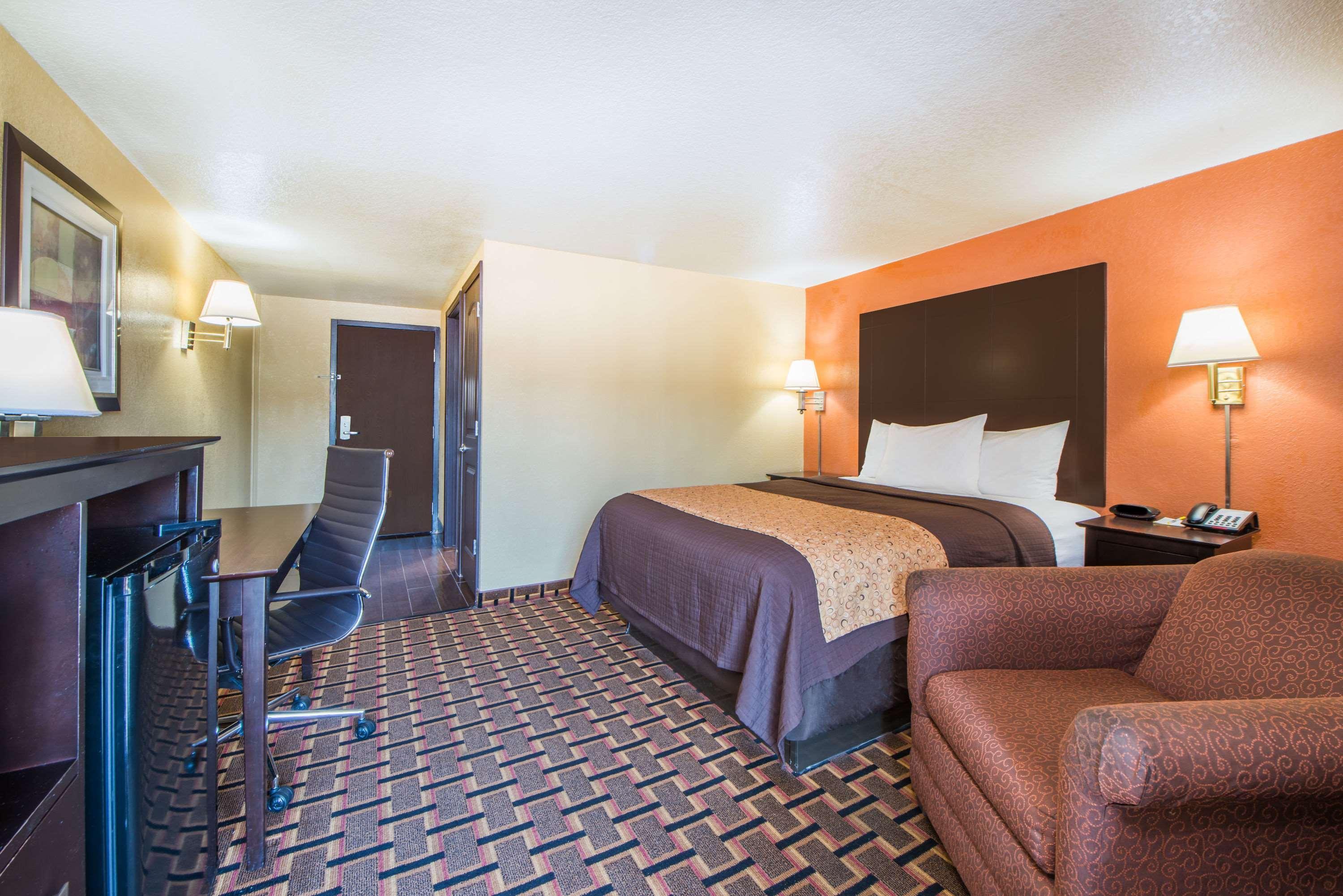 Days Inn By Wyndham Joplin Εξωτερικό φωτογραφία
